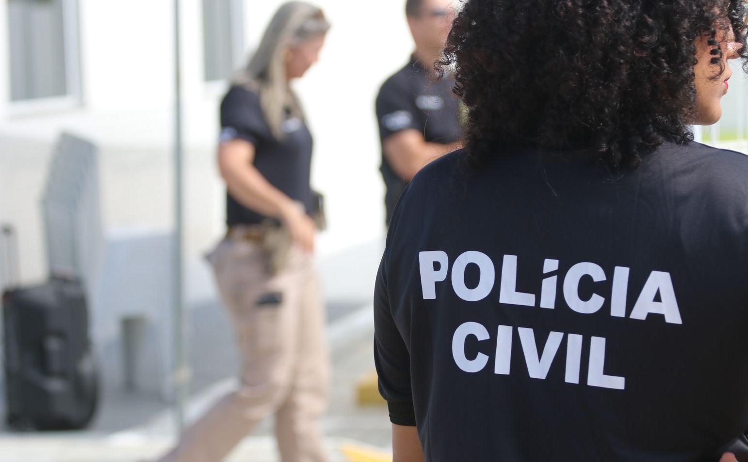 Pai é preso acusado de abusar da filha de 15 anos na Bahia