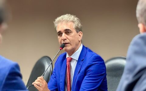 Imagem do post Robinson Almeida sugere ao MP que investigue possível ‘farra das bolsas de estudo’ na prefeitura