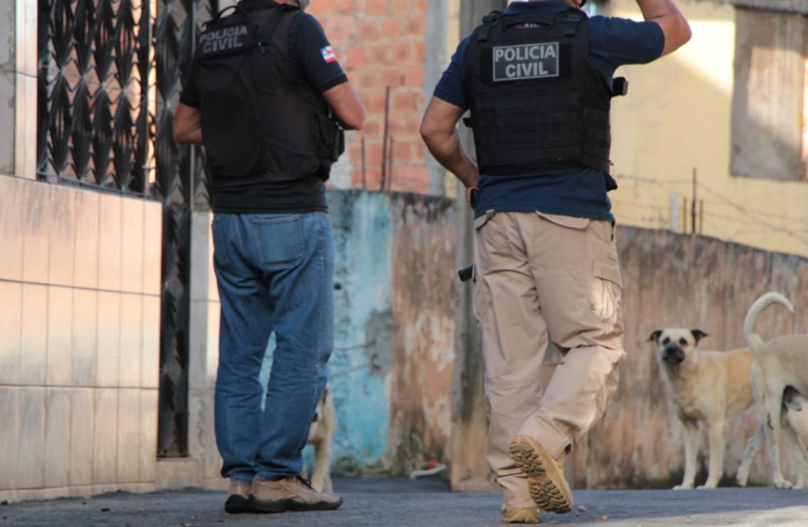 Perseguidor é preso por descumprir medida protetiva contra menor