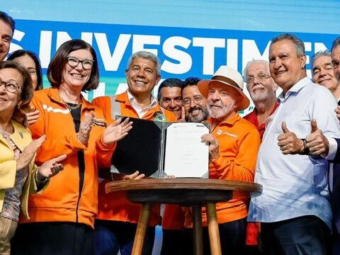 Imagem do post Governo da Bahia e Petrobras assinam acordo para implantar canteiro de obras da Ponte Salvador-Itaparica no Estaleiro São Roque