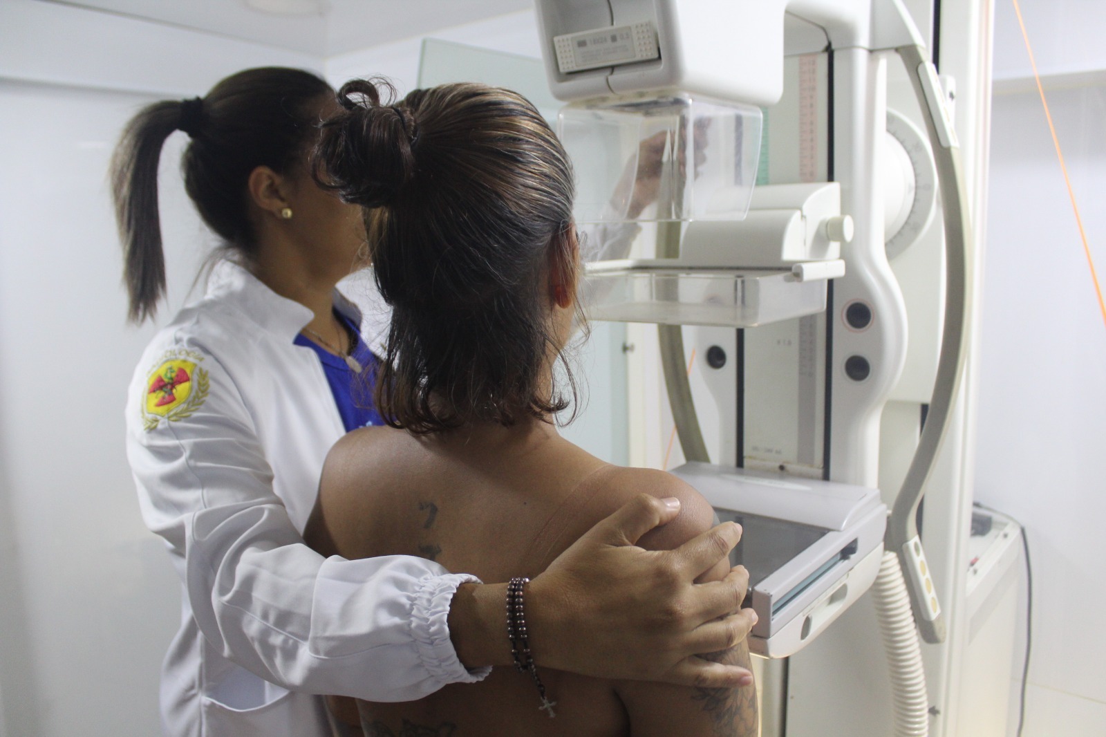 Ferreira Costa Barris oferece exames gratuitos de mamografia