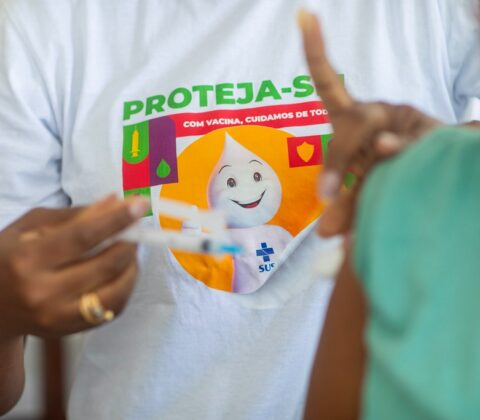 Imagem do post Camaçari promove Dia D de Multivacinação com drive-thru e mais de 20 pontos em toda a cidade