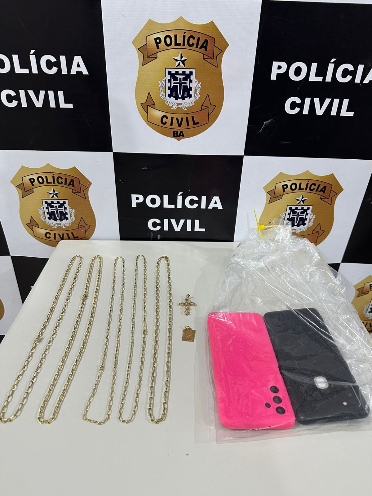 Casal é preso após furto de joias em Vitória da Conquista