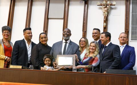 Imagem do post Ivana Bastos celebra entrega de título de Cidadão Baiano a Péricles