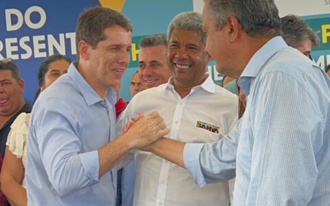 Imagem do post Zé Cocá e Rui Costa selam a paz em Jequié