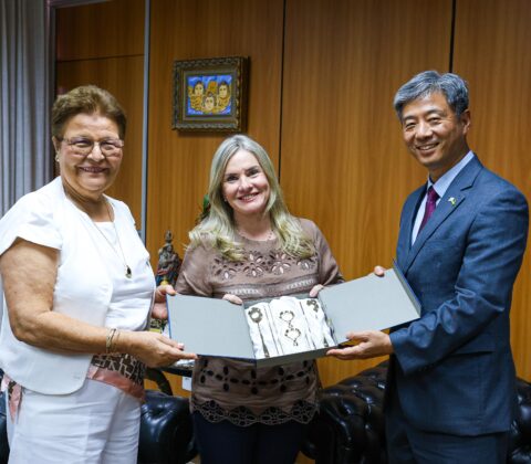 Imagem do post Ivana Bastos recebe embaixador da Coreia do Sul em reunião sobre potencial para investimentos no estado
