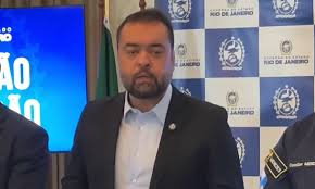 Imagem do post Comissão pede prisão preventiva de Cláudio Castro após operação no Rio