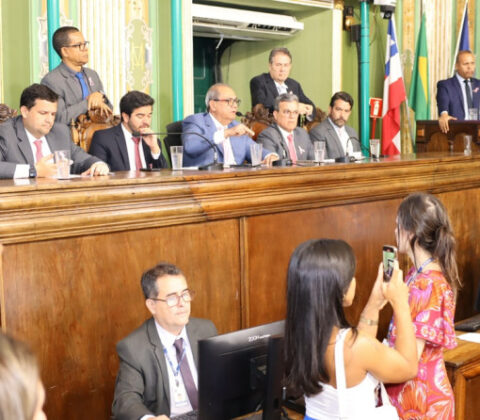 Imagem do post Câmara de Salvador aprova plano de carreira dos professores e empréstimo para nova frota de transporte