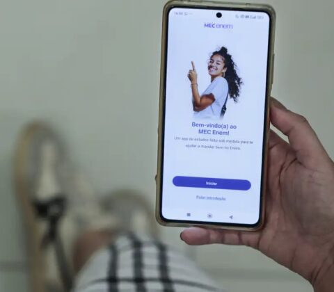 Imagem do post Enem: aplicativo do MEC traz simulados e correção de redações