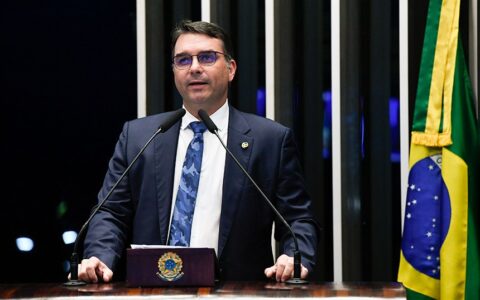 Imagem do post Flávio acusa Lula de temer novo embate com Bolsonaro