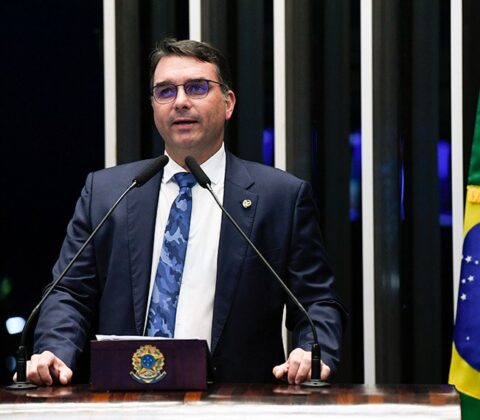 Imagem do post Flávio acusa Lula de temer novo embate com Bolsonaro