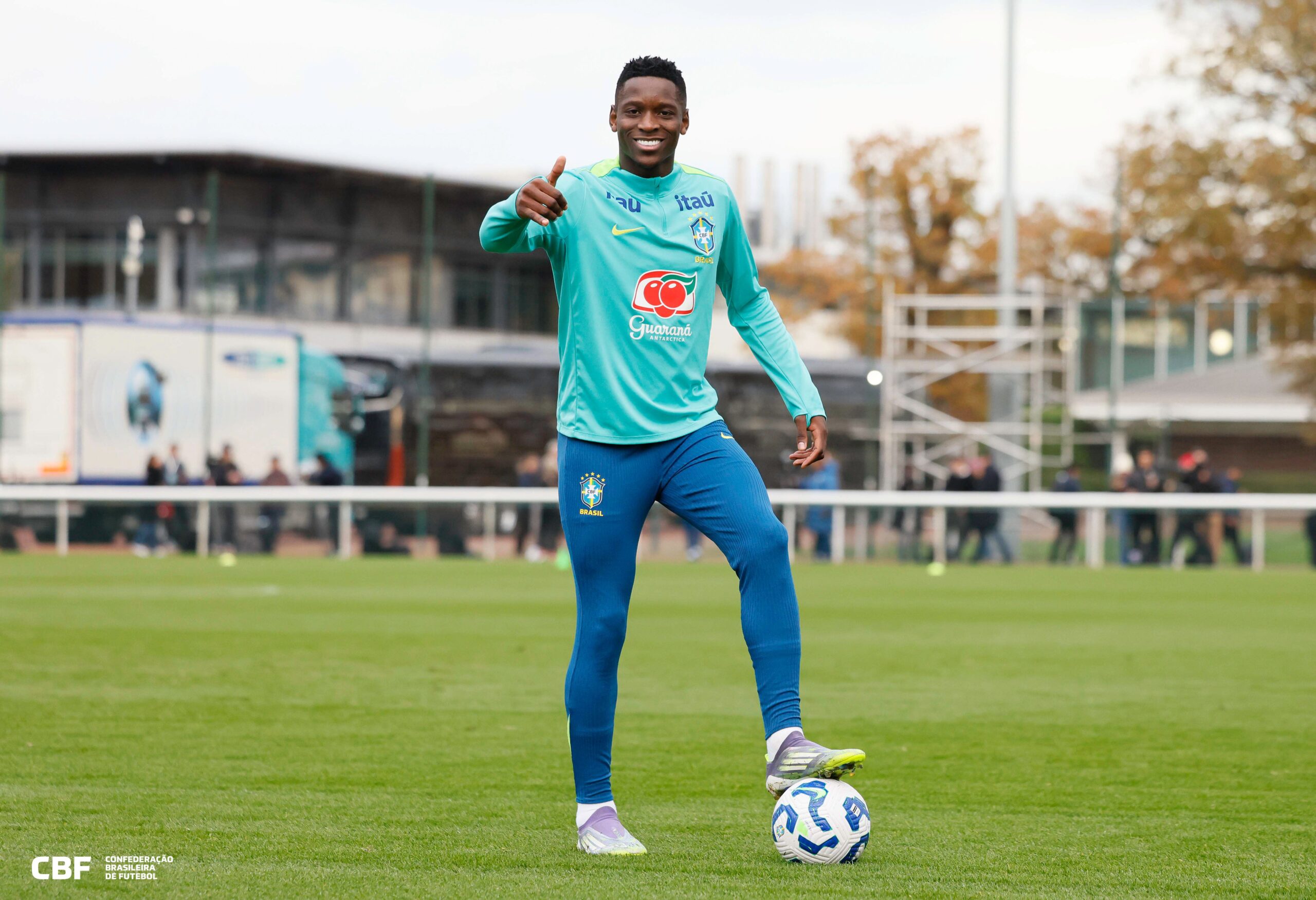 “Temos que terminar essa data FIFA com chave de ouro”, afirma Luiz Henrique