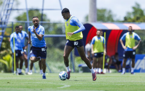 Imagem do post Dupla de zagueiros treina parcialmente e Bahia segue com foco no Fortaleza