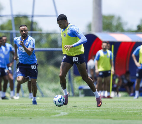 Imagem do post Dupla de zagueiros treina parcialmente e Bahia segue com foco no Fortaleza