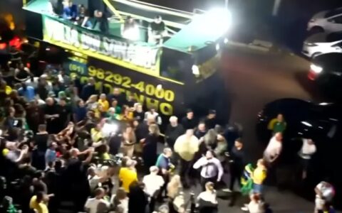 Imagem do post Tumulto em Brasília: vigília pró-Bolsonaro termina em confusão