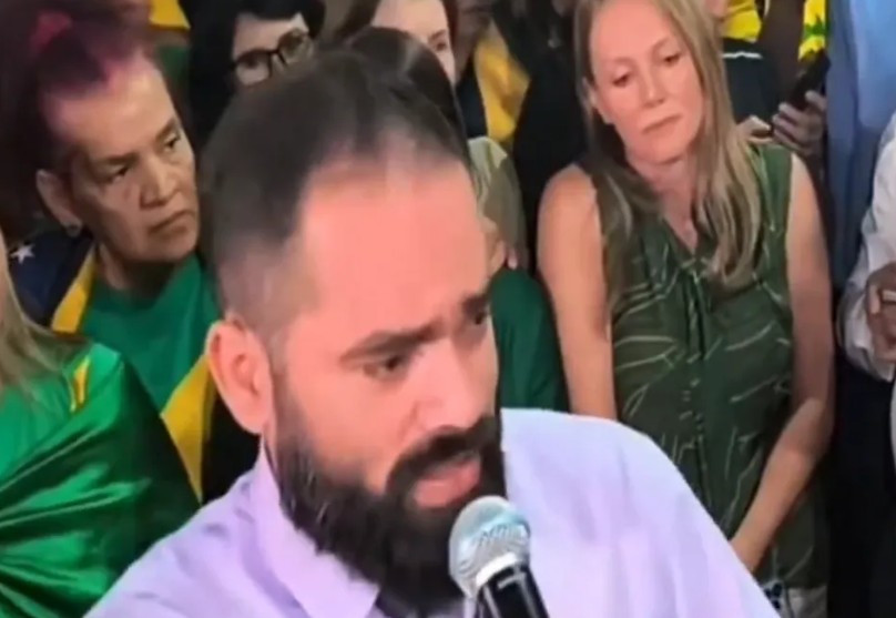 Pastor agredido em vigília faz exame no IML após crítica a Bolsonaro
