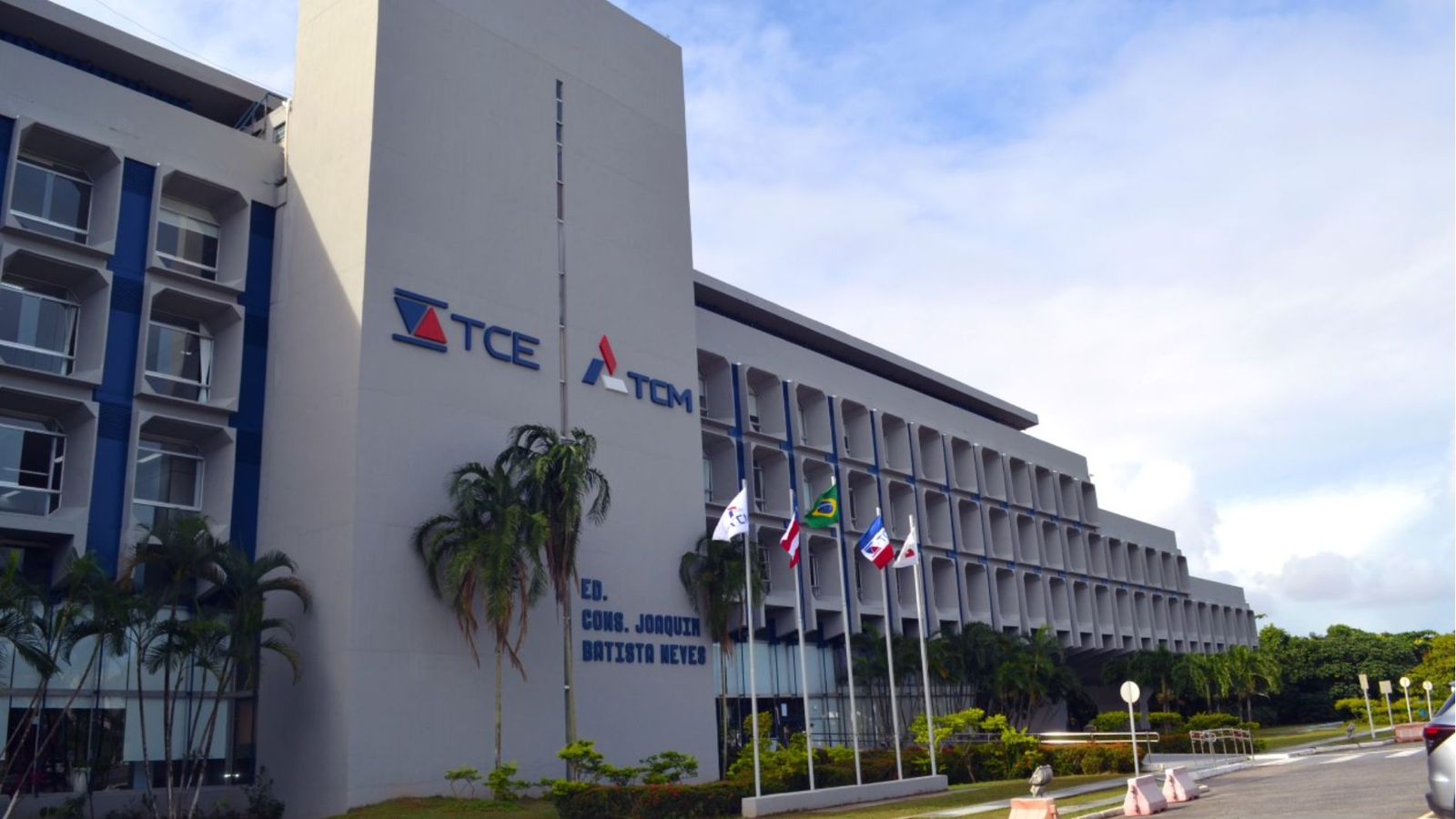 Sindicontas pede instalação de pontos de recarga de carros elétricos nos Tribunais de Contas na Bahia