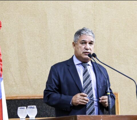 Imagem do post Líder do governo cita ditado popular ao rebater críticas de ACM Neto