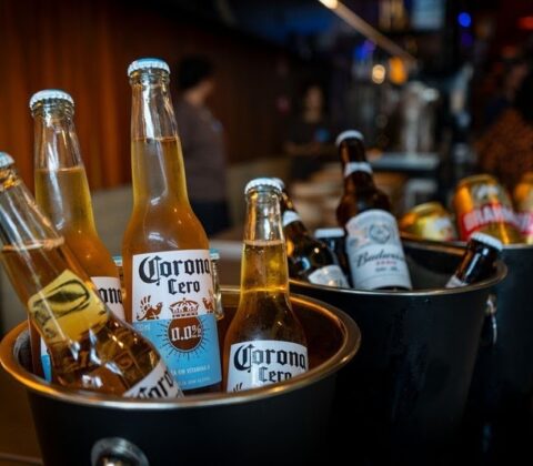 Imagem do post Por que as cervejas sem álcool e com menos calorias estão dominando o Brasil