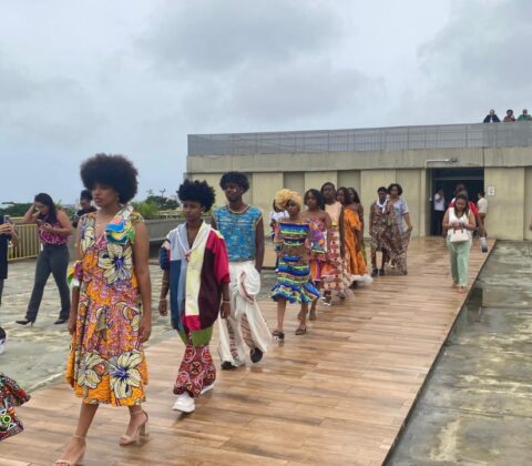 Imagem do post Salvador: Estudantes celebram cultura afro-brasileira com desfile
