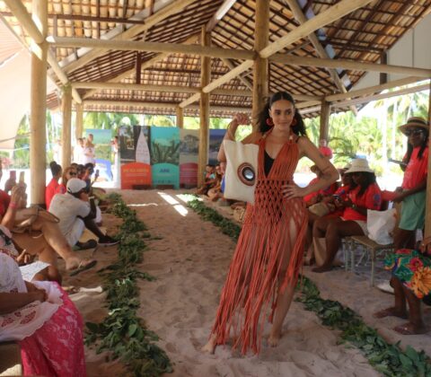 Imagem do post Itaparica celebra força feminina com desfile Flor da Ilha