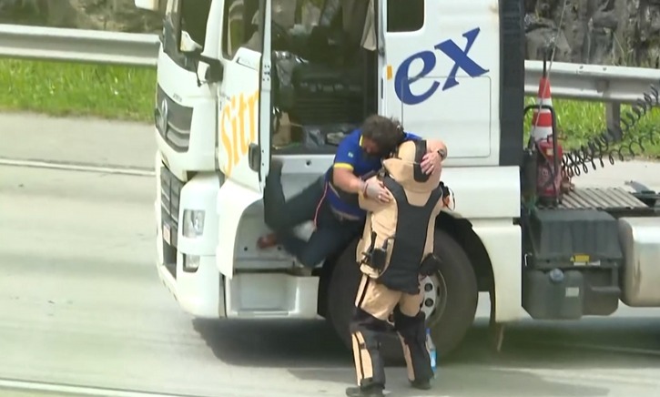 Suspeita de bomba no Rodoanel: Caminhoneiro é sequestrado em SP