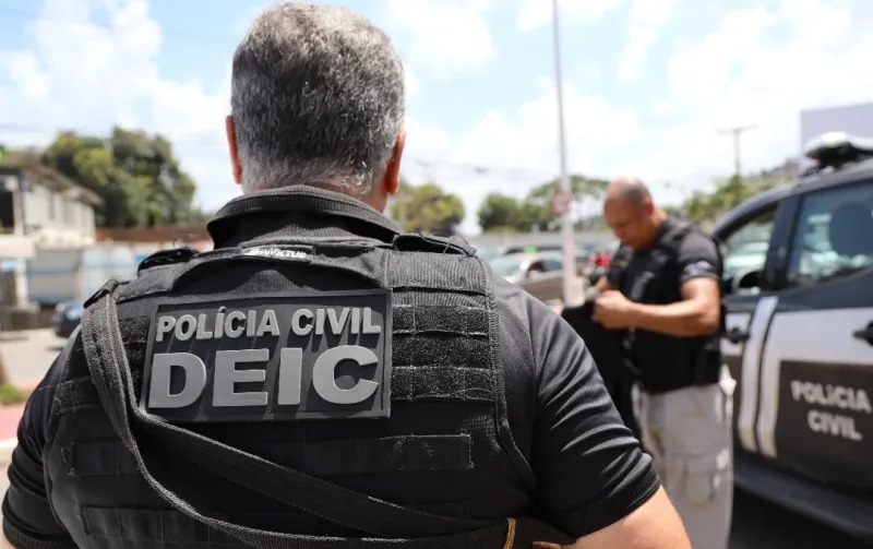 Homem que transitava com veículo furtado é preso em Feira de Santana