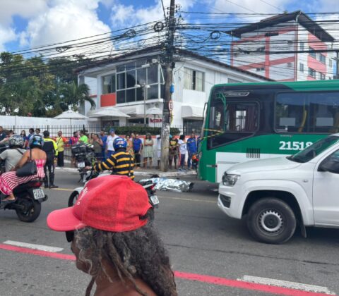 Imagem do post Acidente fatal em Pernambués: Motociclista colide e é atropelado