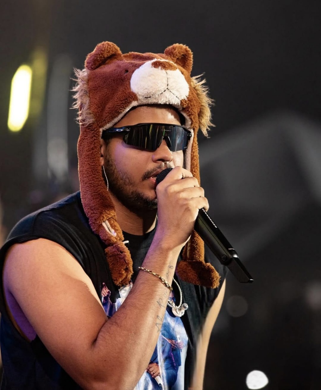 Mikael Santos vive maratona intensa e comanda sequência de shows pelo Nordeste esta semana