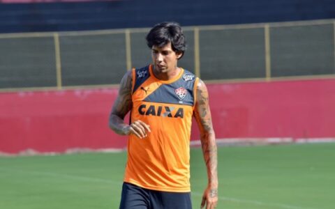 Imagem do post Ex-vitória é anunciado pelo Juazeirense como reforço para o Baianão 2026