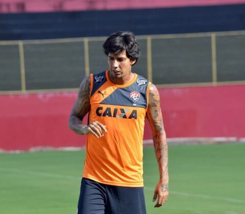 Imagem do post Ex-vitória é anunciado pelo Juazeirense como reforço para o Baianão 2026