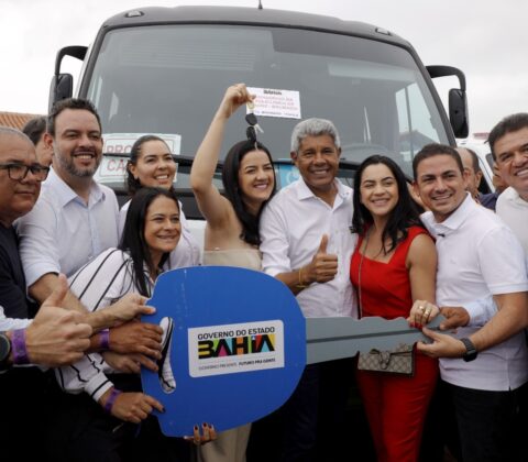 Imagem do post Jerônimo entrega nova escola e amplia investimentos em infraestrutura e serviços públicos em Ituaçu