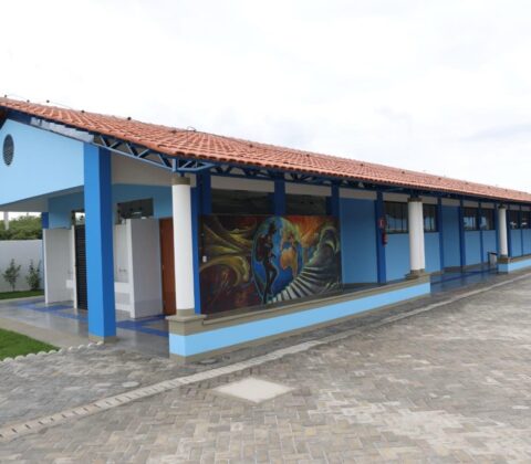 Imagem do post Educação na Bahia: Ituaçu ganha escola de tempo integral com piscina e campo