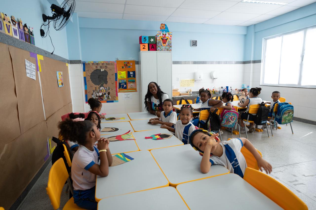 Prefeitura inaugura duas escolas no Alto das Pombas