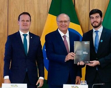 Imagem do post Júlio Pinheiro fecha parceria com Alckmin e Gleisi para atrair bilhões ao Brasil: “É hora de gerar oportunidades”