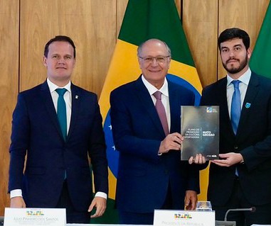 Imagem do post Júlio Pinheiro fecha parceria com Alckmin e Gleisi para atrair bilhões ao Brasil: “É hora de gerar oportunidades”