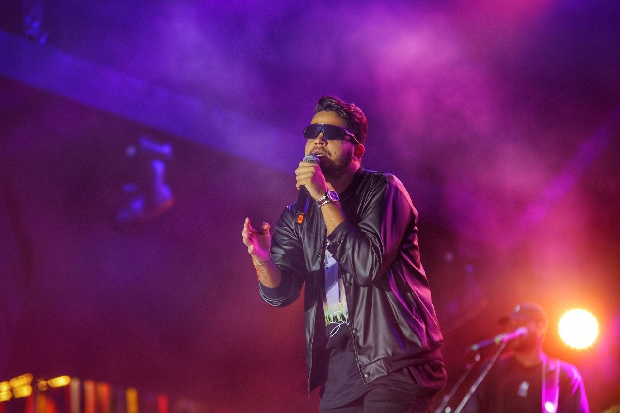 Cantor Mikael Santos encerra mês em Alagoas: “Coração cheio de gratidão”