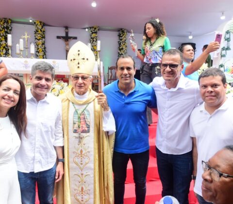 Imagem do post Com ACM Neto, Bruno Reis participa de celebração à padroeira de Valença