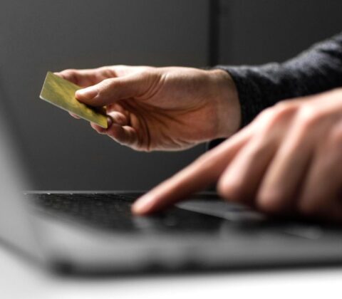 Imagem do post Como não cair em golpes nas compras on-line da Black Friday 2025? Veja dicas 