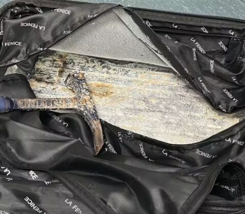 Imagem do post Jovem é presa no aeroporto após tentar embarcar com cocaína escondida em mala