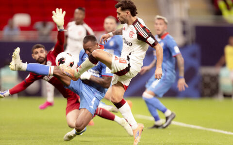 Imagem do post Com dois de Arrascaeta, Flamengo vence o Cruz Azul e se classifica às semifinais da Copa Intercontinental