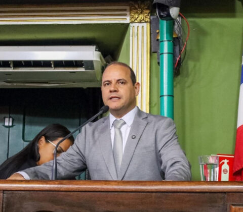 Imagem do post Randerson Leal elogia Prefeitura por garantir transporte e alimentação a ambulantes no Festival Virada Salvador