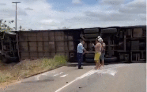 Imagem do post Colisão entre carro e ônibus deixa uma morta e vários feridos