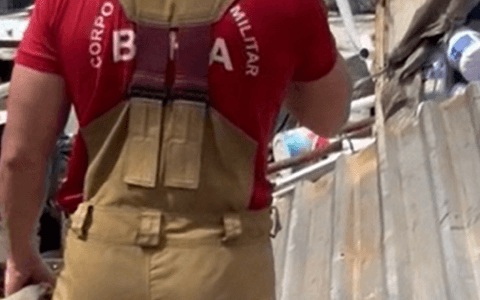 Imagem do post Incêndio em ferro-velho mobiliza Bombeiros em Salvador