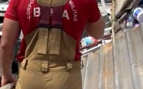 Imagem do post Incêndio em ferro-velho mobiliza Bombeiros em Salvador