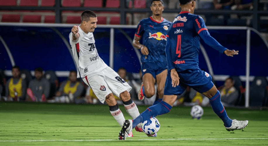 Vitória leva 4 a 0 e chega à decisão em crise total