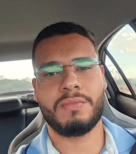 Jovem morre em grave acidente após colidir com poste na Bahia