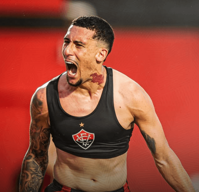 Leão garante Série A com triunfo no Barradão