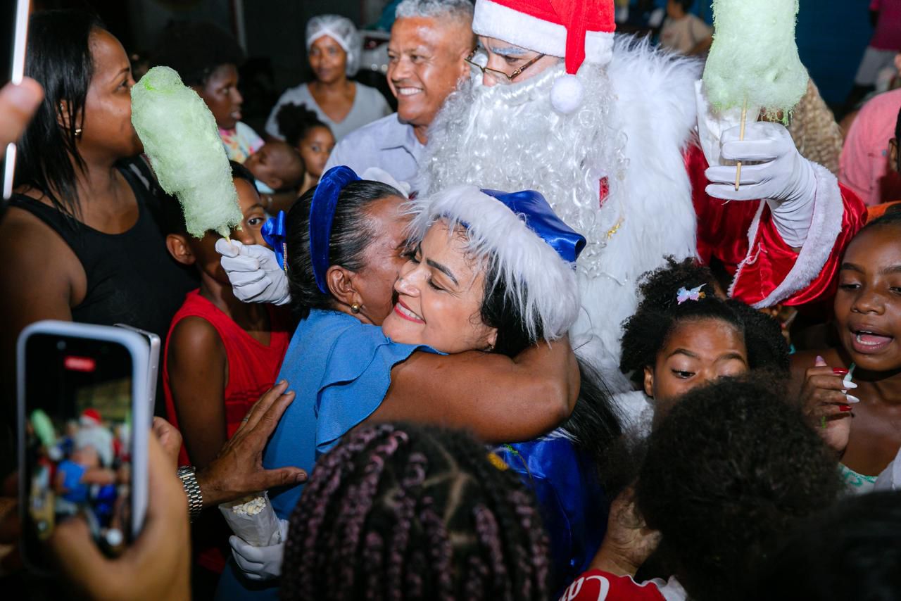 Natal Mágico Itinerante transforma bairros de Lauro de Freitas em palco de alegria e inclusão