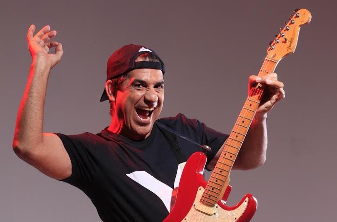 Bloco Me Abraça anuncia dois dias históricos com Durval Lelys